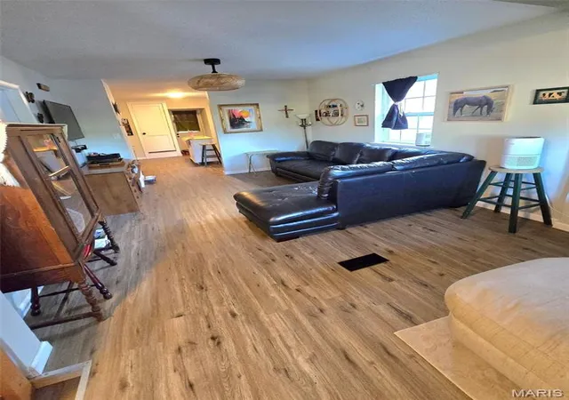 Photo 3 of Single family home for sale at 2670 Edwards St, Granite City, IL 62040 | MLS# MIS26063014 | Listing updated on 2026-10-05