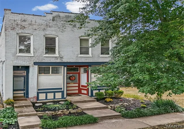 Single family home for sale at 3368 Oxford Blvd, Saint Louis, MO 63143 | MLS# MIS26063015