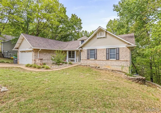 Photo 3 of Single family home for sale at 1949 The Woods Cir, Barnhart, MO 63012 | MLS# MIS26063018 | Listing updated on 2026-10-02