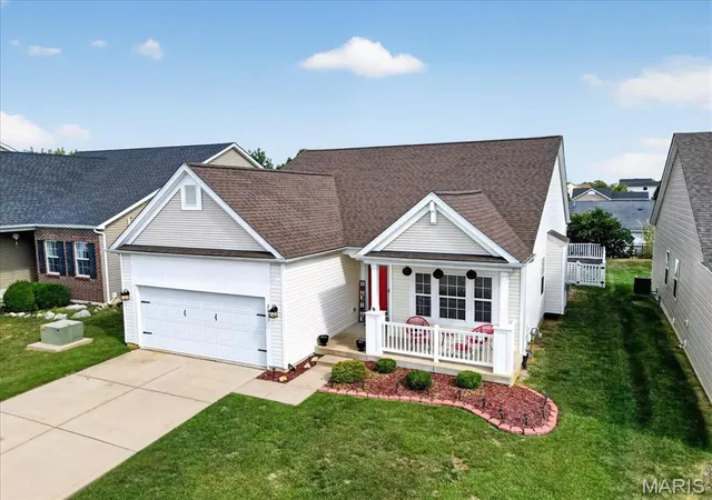 Photo 1 of Single family home for sale at 2031 Preston Woods Pkwy, Lake Saint Louis, MO 63367 | MLS# MIS26063020 | Listing updated on 2026-10-05