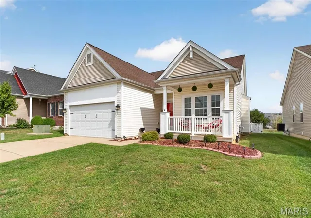 Photo 2 of Single family home for sale at 2031 Preston Woods Pkwy, Lake Saint Louis, MO 63367 | MLS# MIS26063020 | Listing updated on 2026-10-05