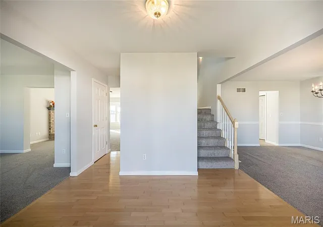 Photo 3 of Single family home for sale at 117 Black Lantern Trl, Saint Peters, MO 63376 | MLS# MIS26063023 | Listing updated on 2026-10-25
