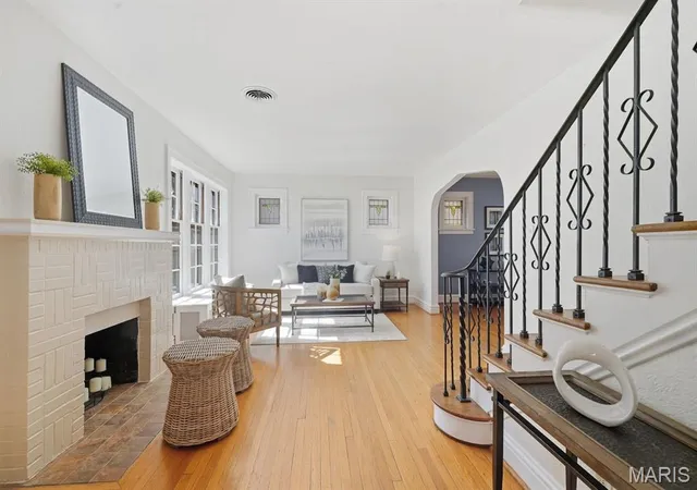 Photo 3 of Single family home for sale at 7465 Teasdale Ave, Saint Louis, MO 63130 | MLS# MIS26063026 | Listing updated on 2026-10-09