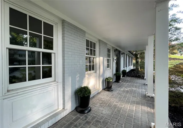 Photo 3 of Single family home for sale at 542 White Rose Ln, Saint Louis, MO 63132 | MLS# MIS26063027 | Listing updated on 2026-10-07