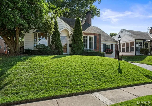 Photo 2 of Single family home for sale at 8528 Douglas Ct, Saint Louis, MO 63144 | MLS# MIS26063029 | Listing updated on 2026-10-07