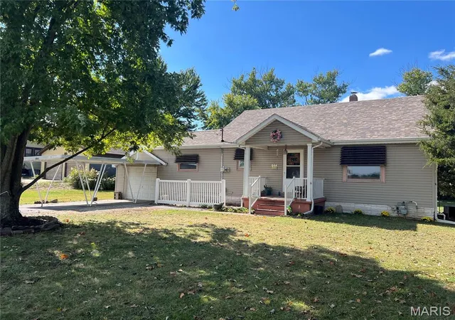 Photo 1 of Single family home for sale at 4466 Fosterburg Rd, Alton, IL 62002 | MLS# MIS26063034 | Listing updated on 2026-10-06