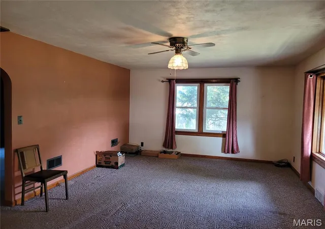 Photo 3 of Single family home for sale at 4466 Fosterburg Rd, Alton, IL 62002 | MLS# MIS26063034 | Listing updated on 2026-10-06