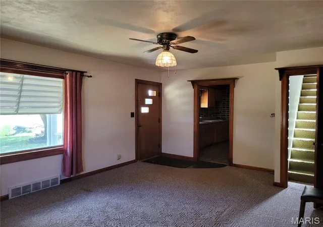 Photo 4 of Single family home for sale at 4466 Fosterburg Rd, Alton, IL 62002 | MLS# MIS26063034 | Listing updated on 2026-10-06