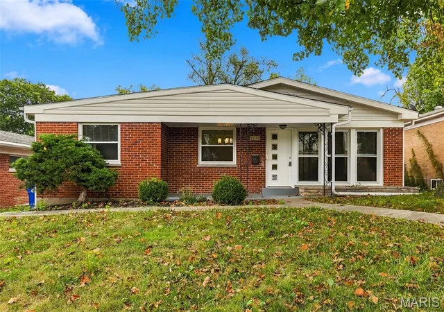 Single family home for sale at 1146 Swarthmore Ln, Saint Louis, MO 63130 | MLS# MIS26063040