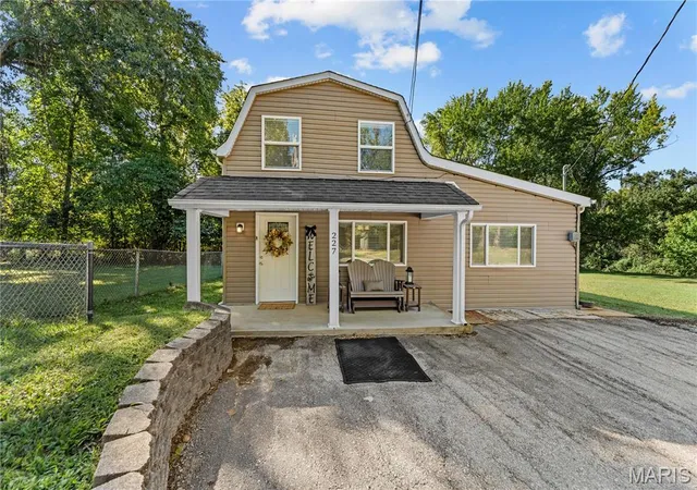 Photo 1 of Single family home for sale at 227 Main St, Valley Park, MO 63088 | MLS# MIS26063041 | Listing updated on 2026-10-06