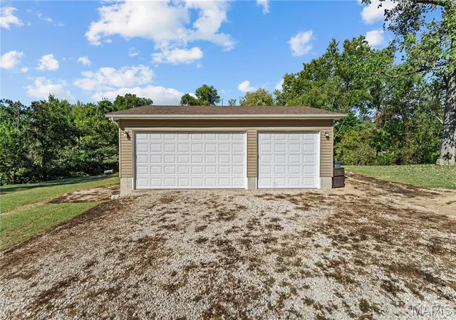 Photo 3 of Single family home for sale at 227 Main St, Valley Park, MO 63088 | MLS# MIS26063041 | Listing updated on 2026-10-06
