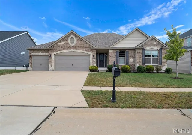 Photo 1 of Single family home for sale at 332 Mystic Brk Dr, O Fallon, MO 63366 | MLS# MIS26063042 | Listing updated on 2026-10-06