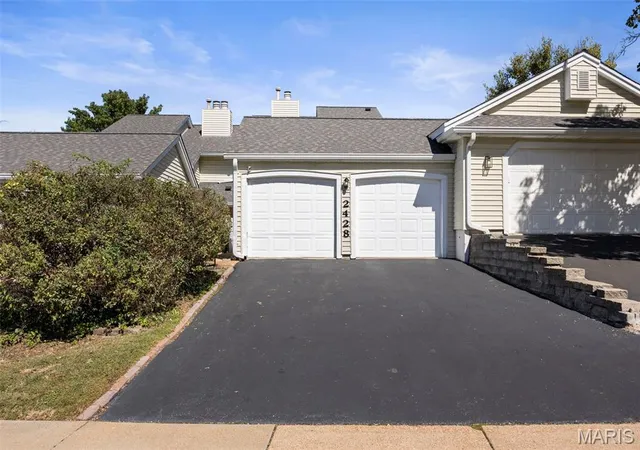 Photo 1 of Townhouse for sale at 2428 Claymoor Dr, Chesterfield, MO 63017 | MLS# MIS26063046 | Listing updated on 2026-10-05