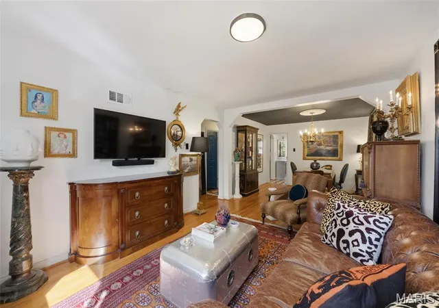 Photo 3 of Single family home for sale at 6829 W Park Ave, Saint Louis, MO 63139 | MLS# MIS26063051 | Listing updated on 2026-10-08