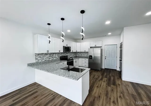 Photo 3 of Single family home for sale at 300 Redbud Rd, Vandalia, MO 63382 | MLS# MIS26063053 | Listing updated on 2026-09-30