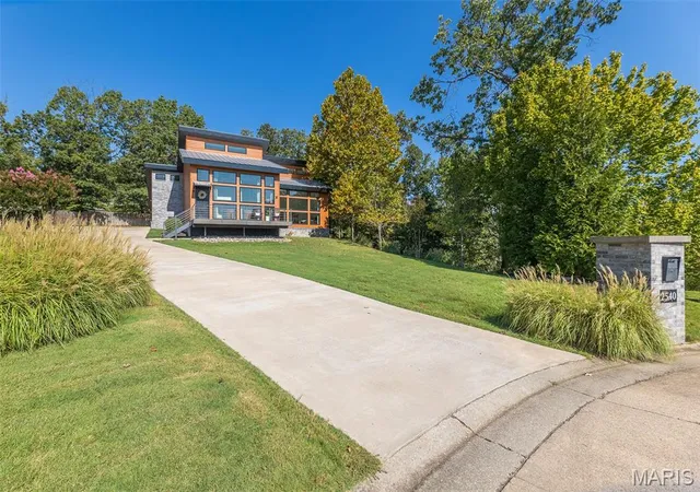 Photo 3 of Single family home for sale at 2540 Brownwood Ct, Poplar Bluff, MO 63901 | MLS# MIS26063055 | Listing updated on 2026-10-02