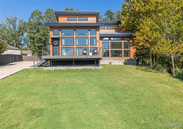 Photo 3 of Single family home for sale at 2540 Brownwood Ct, Poplar Bluff, MO 63901 | MLS# MIS26063055 | Listing updated on 2026-10-02