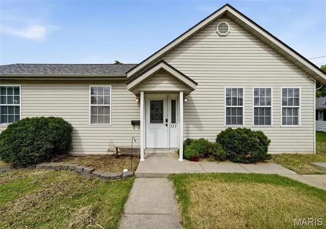 Photo 4 of Single family home for sale at 523 W Bottom Ave, Columbia, IL 62236 | MLS# MIS26063057 | Listing updated on 2026-10-03