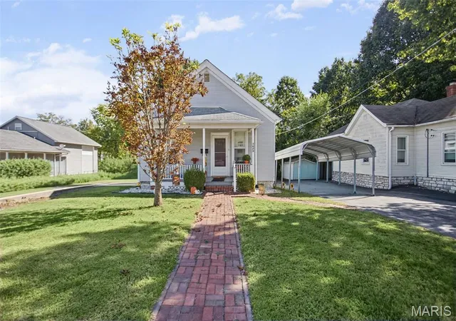 Photo 1 of Sale Pending at 1629 Main St, Alton, IL 62002 | MLS# MIS26063059 | Listing updated on 2026-10-04