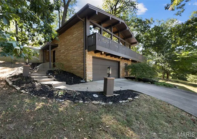 Photo 2 of Single family home for sale at 1929 W Cape Rock Dr, Cape Girardeau, MO 63701 | MLS# MIS26063061 | Listing updated on 2026-10-02