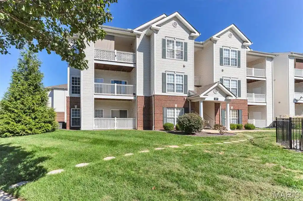 Listing Photo 40 - Condo for sale in 37 Kassebaum Ln located at 37 Kassebaum Ln, Mehlville, MO 63129 - Unit #305