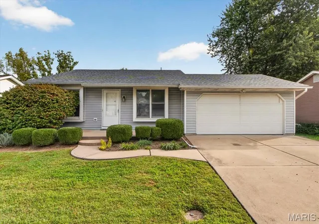 Photo 1 of Single family home for sale at 19 Fawn Meadows Dr, Eureka, MO 63025 | MLS# MIS26063073 | Listing updated on 2026-10-04