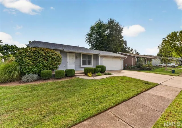 Photo 3 of Single family home for sale at 19 Fawn Meadows Dr, Eureka, MO 63025 | MLS# MIS26063073 | Listing updated on 2026-10-04