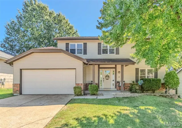 Single family home for sale at 3758 Gumtree Ln, Saint Louis, MO 63129 | MLS# MIS26063076