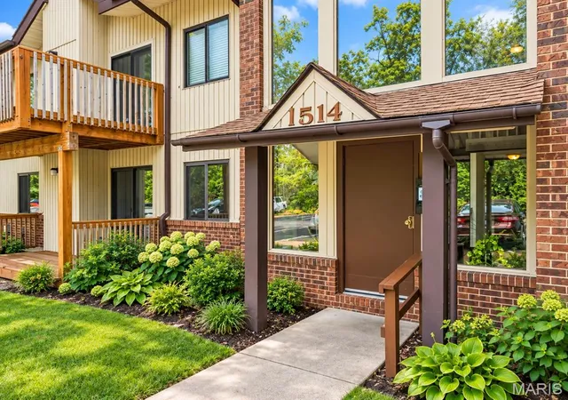 Condo for sale at 1514 Summer Run Dr #206, Florissant, MO 63033 | MLS# MIS26063083