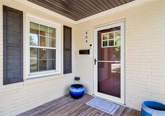 Photo 3 of Single family home for sale at 404 Cannonbury Dr, Saint Louis, MO 63119 | MLS# MIS26063086 | Listing updated on 2026-10-08