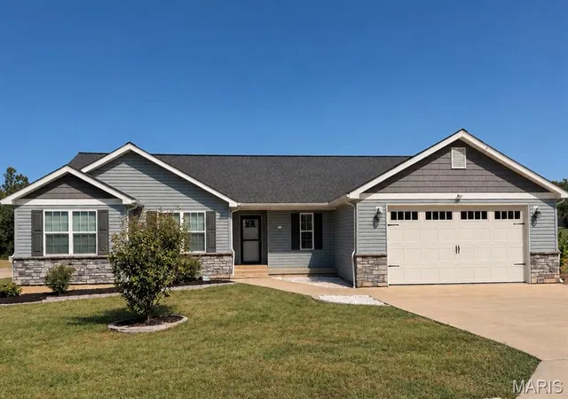 Photo 1 of Single family home for sale at 212 Redbud Dr, Fredericktown, MO 63645 | MLS# MIS26063099 | Listing updated on 2026-10-21