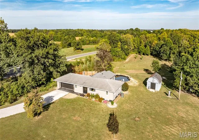 Photo 1 of Single family home for sale at 115 Schoeneman Rd, Shipman, IL 62685 | MLS# MIS26063100 | Listing updated on 2026-10-02
