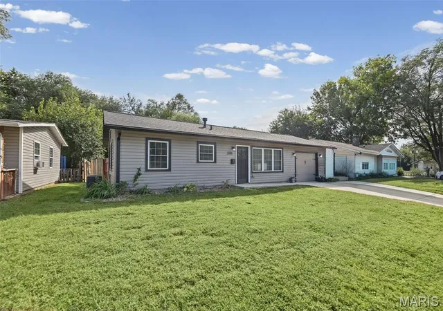 Photo 2 of Single family home for sale at 2108 Saint Clair Ave, Granite City, IL 62040 | MLS# MIS26063101 | Listing updated on 2026-10-06