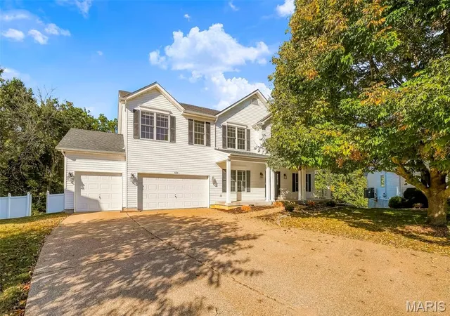 Photo 2 of Single family home for sale at 524 Hartford Valley Dr, Wentzville, MO 63385 | MLS# MIS26063108 | Listing updated on 2026-10-23