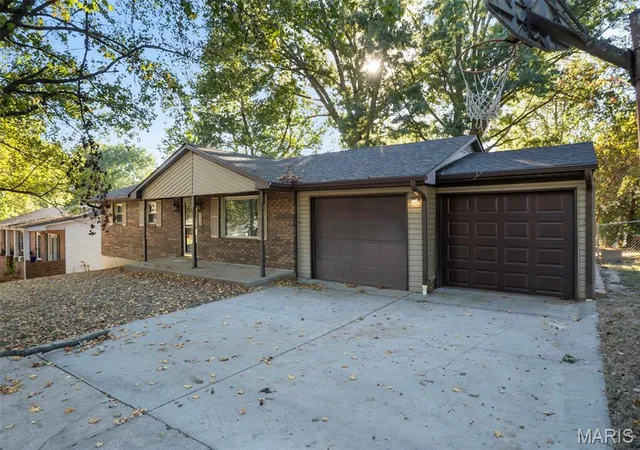 Photo 2 of Single family home for sale at 205 S Forester Dr, Cape Girardeau, MO 63701 | MLS# MIS26063110 | Listing updated on 2026-10-02