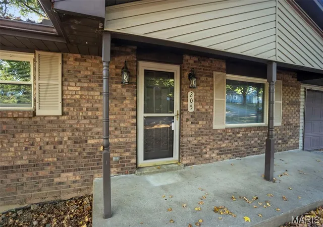 Photo 3 of Single family home for sale at 205 S Forester Dr, Cape Girardeau, MO 63701 | MLS# MIS26063110 | Listing updated on 2026-10-02