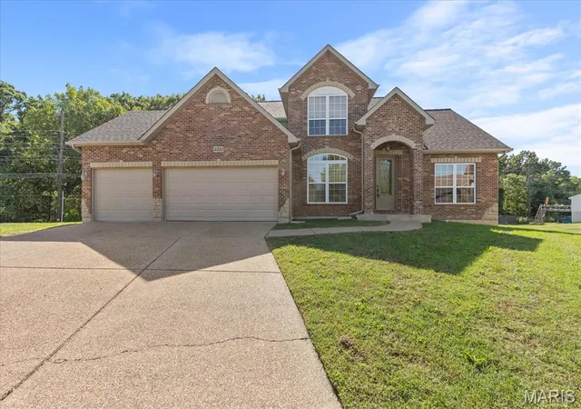 Photo 1 of Sale Pending at 2221 Homefield Grv Dr, O Fallon, MO 63366 | MLS# MIS26063111 | Listing updated on 2026-10-13