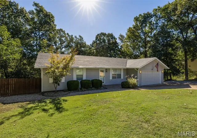 Photo 2 of Single family home for sale at 2160 Forest Ln, Arnold, MO 63010 | MLS# MIS26063113 | Listing updated on 2026-10-07
