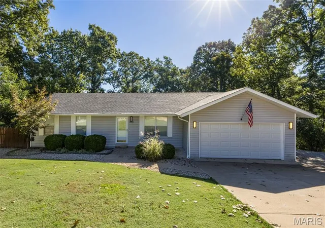 Photo 3 of Single family home for sale at 2160 Forest Ln, Arnold, MO 63010 | MLS# MIS26063113 | Listing updated on 2026-10-07