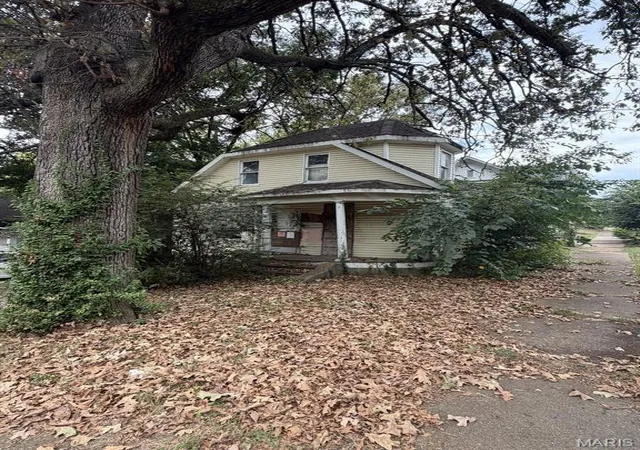 Photo 2 of Single family home for sale at 523 N 6th Street, Poplar Bluff, MO 63901 | MLS# MIS26063114 | Listing updated on 2026-10-01