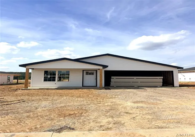 Photo 1 of Single family home for sale at 43 High Garden St, Cape Girardeau, MO 63701 | MLS# MIS26063120 | Listing updated on 2026-10-02