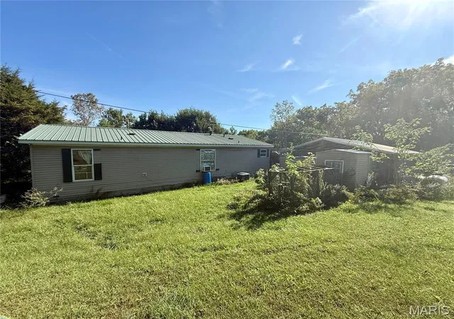 Photo 3 of Manufactured home for sale at 12044 Old 79, New London, MO 63459 | MLS# MIS26063121 | Listing updated on 2026-10-01