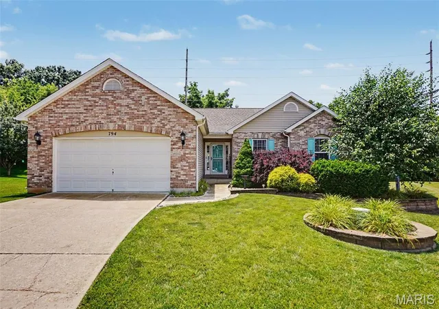 Photo 1 of Sale Pending at 794 Berrywine Ln, Arnold, MO 63010 | MLS# MIS26063123 | Listing updated on 2026-10-03