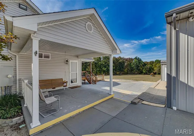 Photo 3 of Manufactured home for sale at 8025 Berry Rd, Bonne Terre, MO 63628 | MLS# MIS26063124 | Listing updated on 2026-09-30
