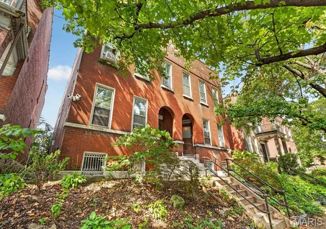 Photo 3 of Multi family home for sale at 2209 Jules St, Saint Louis, MO 63104 | MLS# MIS26063130 | Listing updated on 2026-10-05
