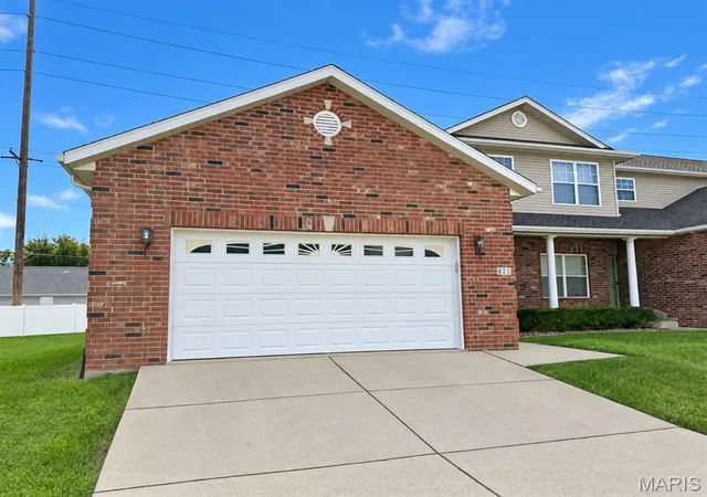Photo 1 of Townhouse for sale at 621 Titan Dr, O Fallon, IL 62269 | MLS# MIS26063131 | Listing updated on 2026-10-07