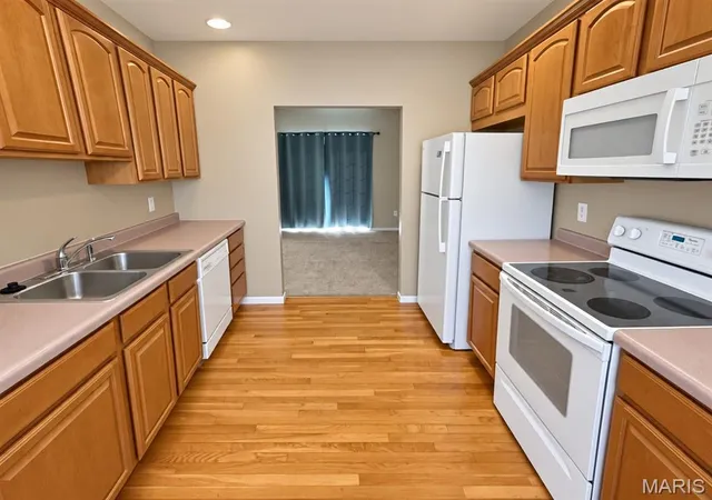 Photo 3 of Townhouse for sale at 621 Titan Dr, O Fallon, IL 62269 | MLS# MIS26063131 | Listing updated on 2026-10-07