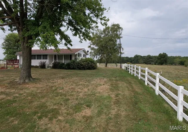 Photo 2 of Sale Pending at 3924 Pike 43, Bowling Green, MO 63334 | MLS# MIS26063138 | Listing updated on 2026-10-05