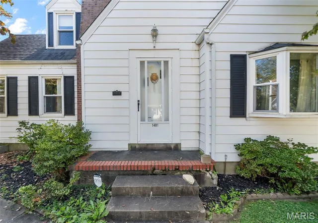 Photo 2 of Single family home for sale at 1401 Bloomfield St, Cape Girardeau, MO 63703 | MLS# MIS26063140 | Listing updated on 2026-10-05