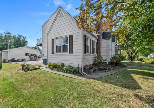 Photo 3 of Single family home for sale at 1401 Bloomfield St, Cape Girardeau, MO 63703 | MLS# MIS26063140 | Listing updated on 2026-10-05